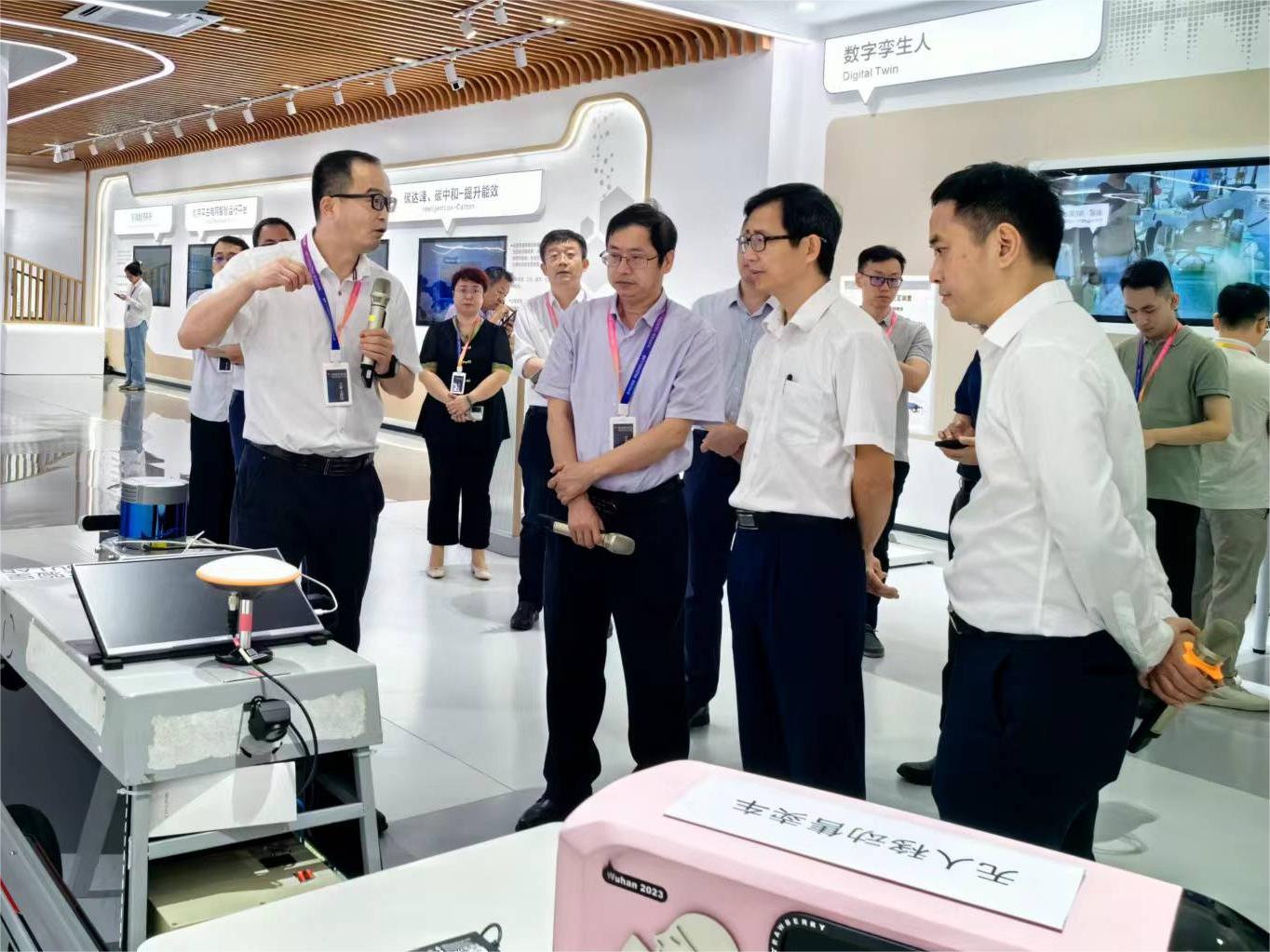 省科技厅副厅长吴世文到琶洲实验室调研