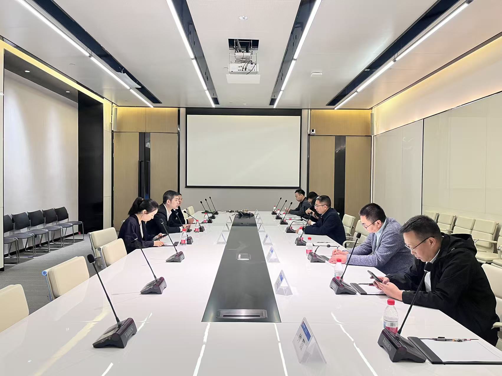 贵州省科技厅副厅长杨友昌一行到琶洲实验室调研